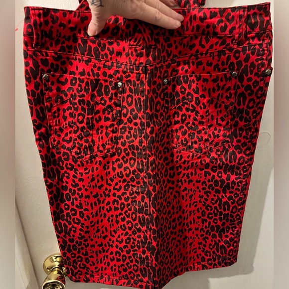 Tripp NYC- size L- red/black w/ suspenders pencil skirt, pockets. NWOT. - Picture 6 of 7
